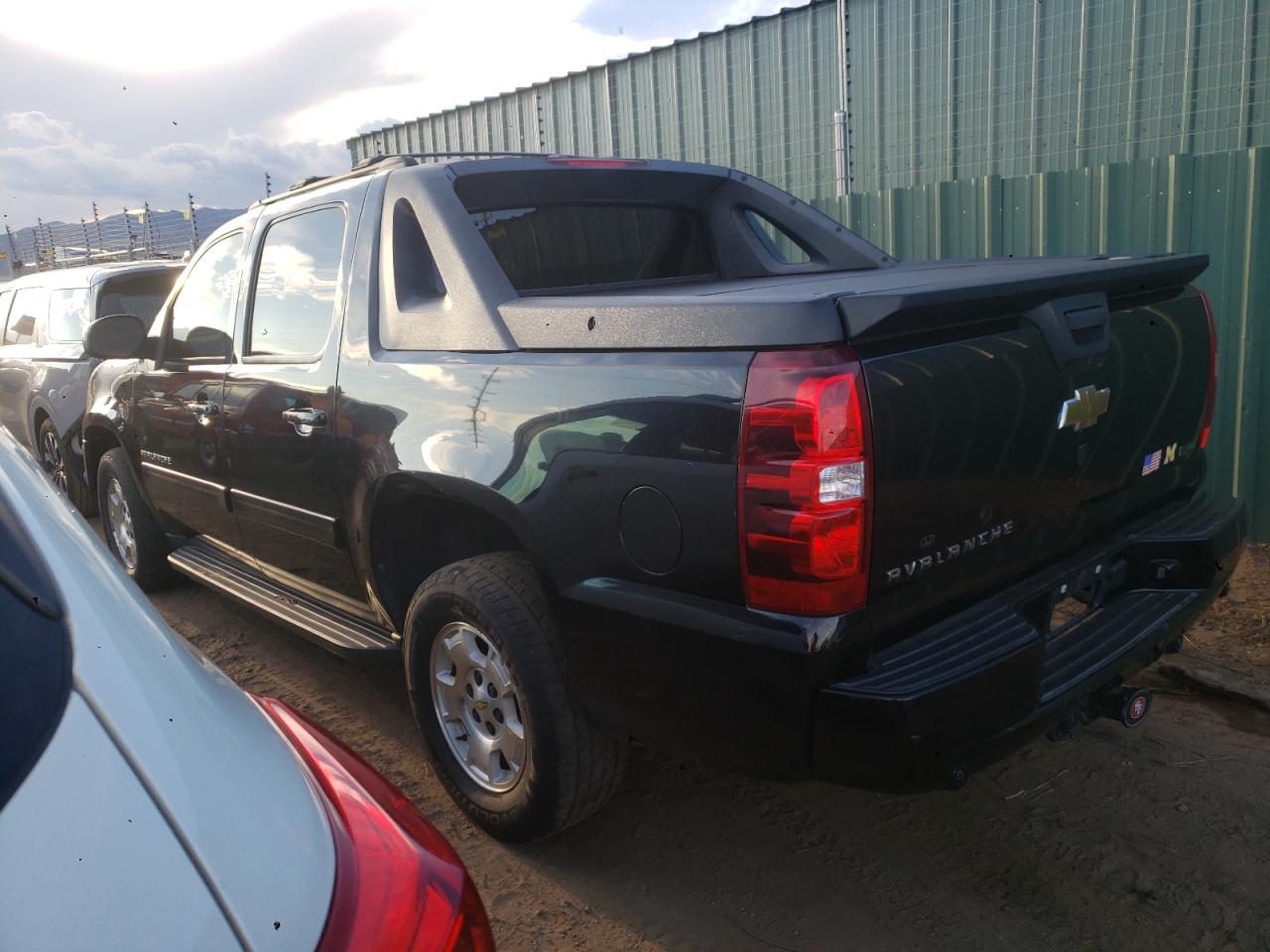 Image 2 of 2011 CHEVROLET AVALANCHE LS 2011 with VIN 3GNTKEE38BG402216