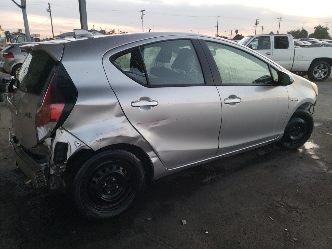 Obraz 3 z 2016 TOYOTA PRIUS C  2016 z VIN JTDKDTB3XG1128787