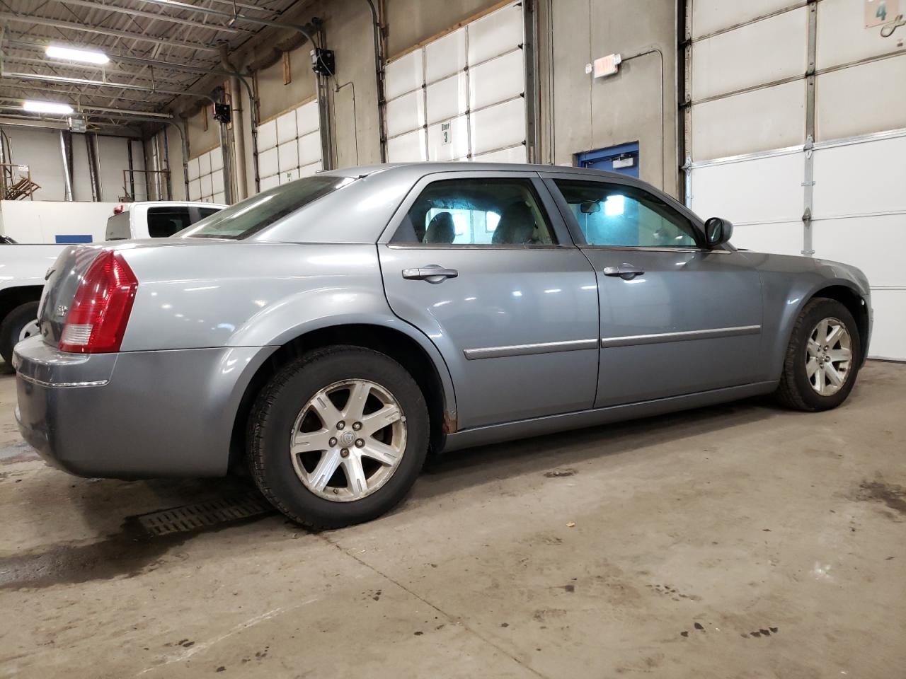 Image 3 of 2007 CHRYSLER 300 TOURING 2007 with VIN 2C3KA53GX7H777369
