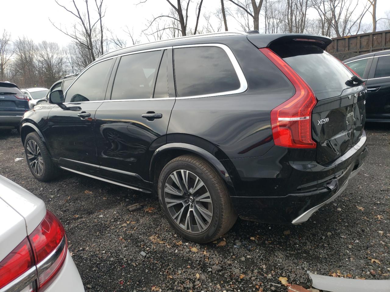 Obraz 2 z 2021 VOLVO XC90 T5 MOMENTUM 2021 z VIN YV4102PK1M1725577