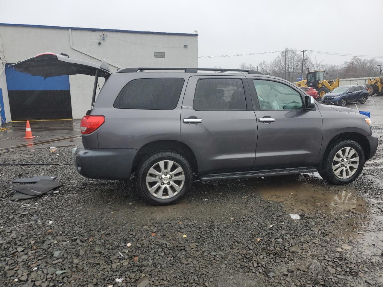 Image 3 of 2012 TOYOTA SEQUOIA LIMITED 2012 with VIN 5TDJY5G1XCS064573