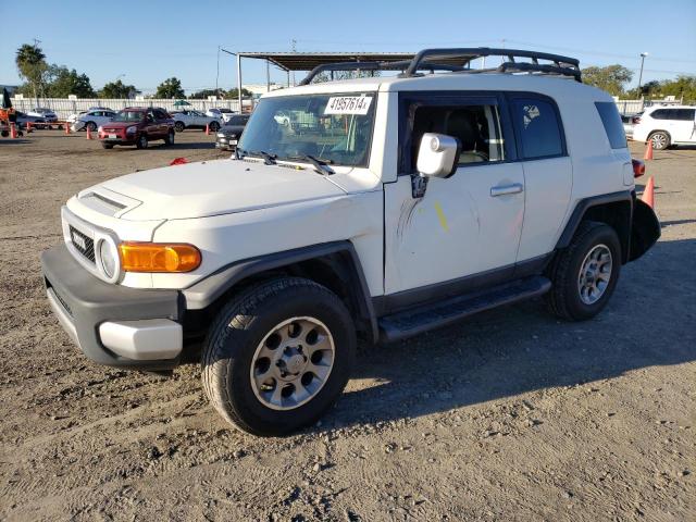 2013 TOYOTA FJ CRUISER  2013 image