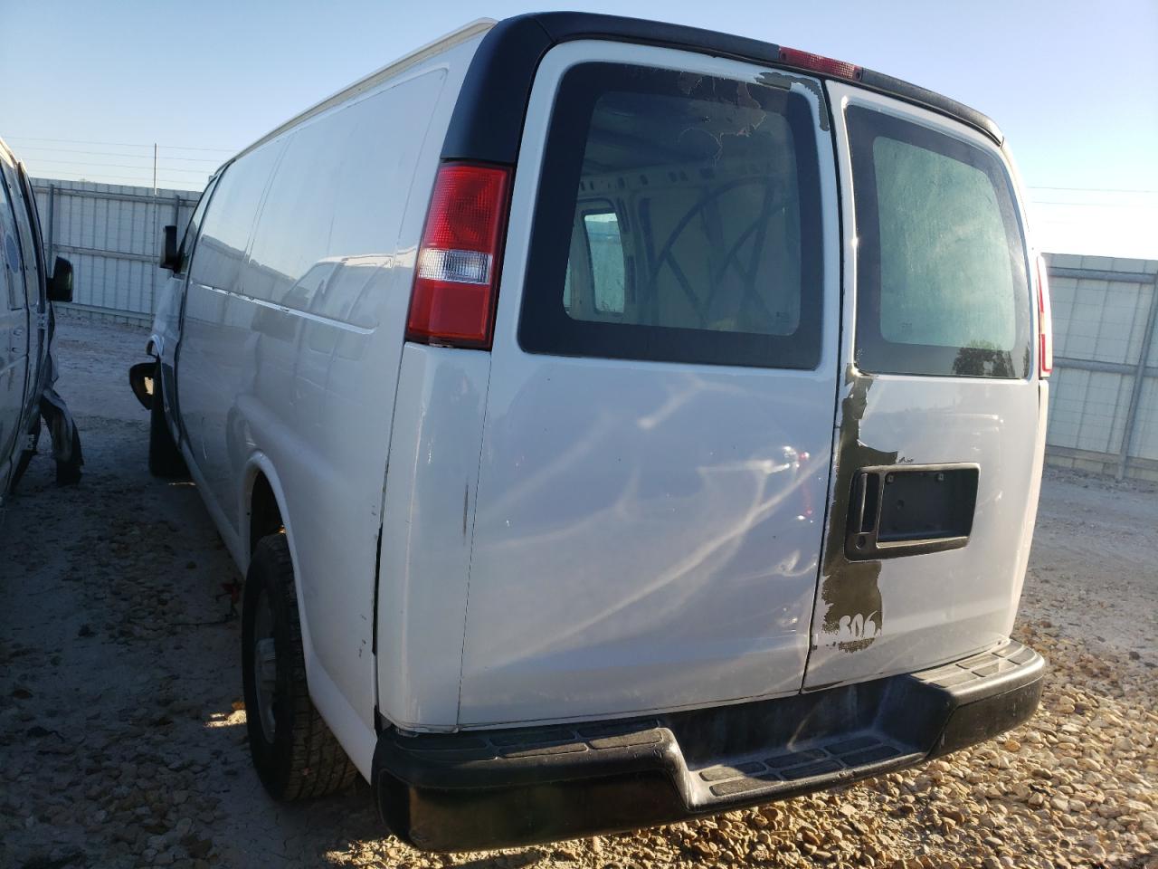 Image 2 of 2005 CHEVROLET EXPRESS G3500  2005 with VIN 1GCHG39V051178605