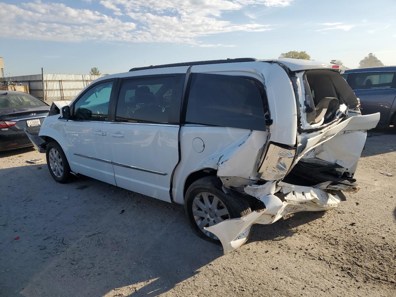 Obraz 2 z 2013 CHRYSLER TOWN & COUNTRY TOURING 2013 z VIN 2C4RC1BG9DR815324