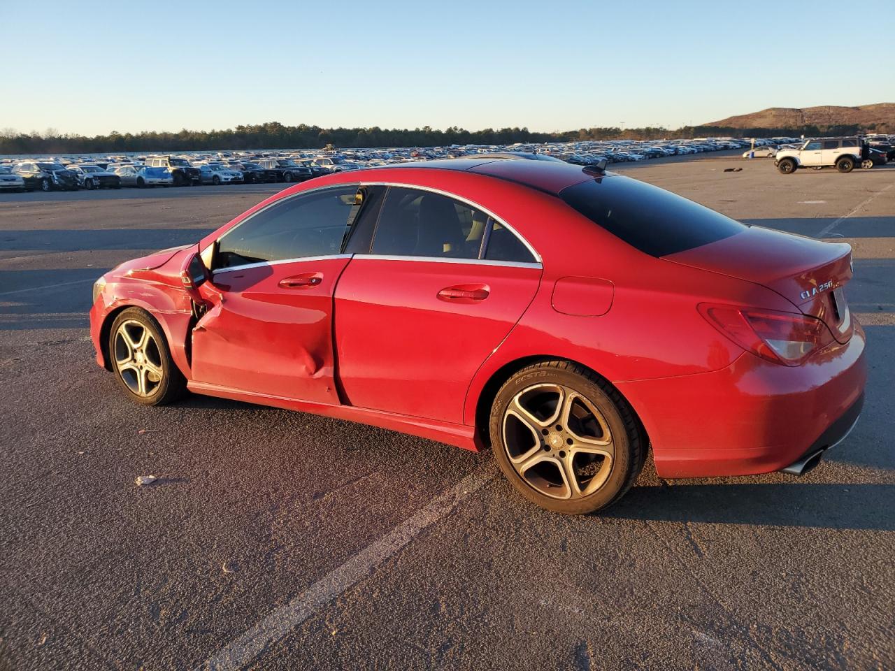 Изображение 2 2014 MERCEDES-BENZ CLA 250 2014 с VIN WDDSJ4EB1EN060683