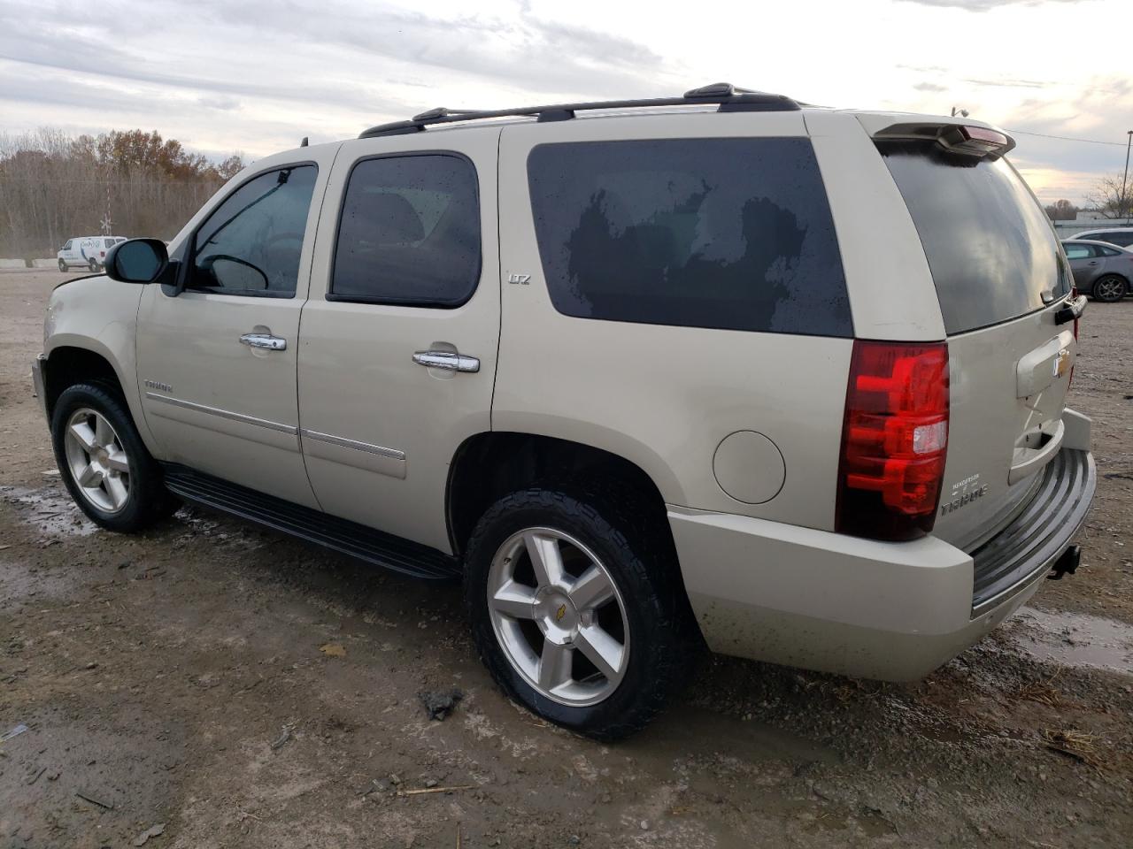 Изображение 2 2012 CHEVROLET TAHOE K1500 LTZ 2012 с VIN 1GNSKCE00CR146676