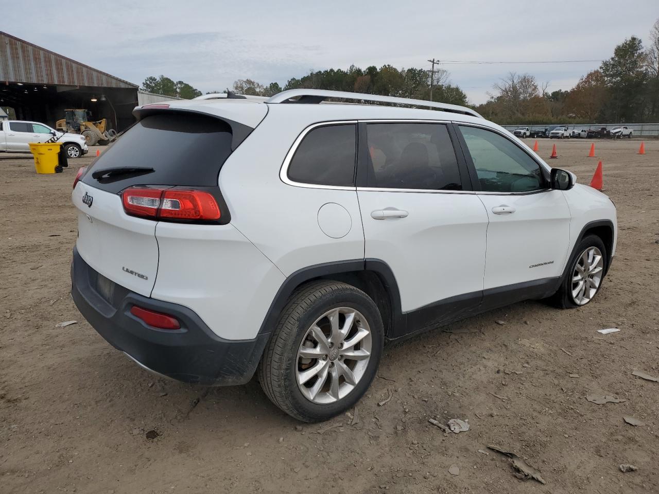Image 3 of 2014 JEEP CHEROKEE LIMITED 2014 with VIN 1C4PJLDBXEW300867