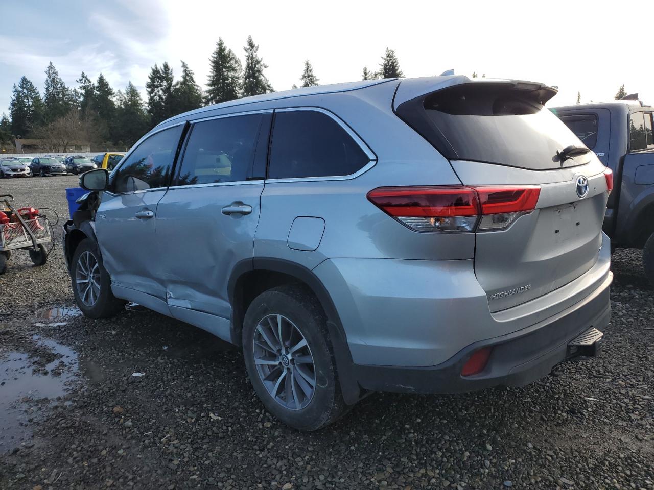 Image 2 of 2017 TOYOTA HIGHLANDER HYBRID 2017 with VIN 5TDJGRFHXHS021660