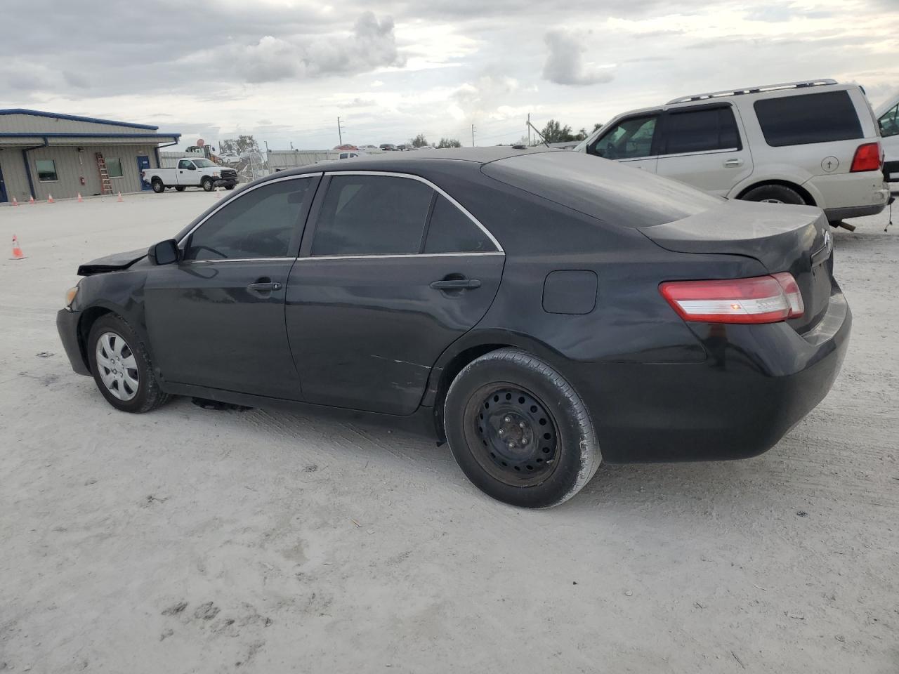 Image 2 of 2011 TOYOTA CAMRY BASE 2011 with VIN 4T1BF3EKXBU120754