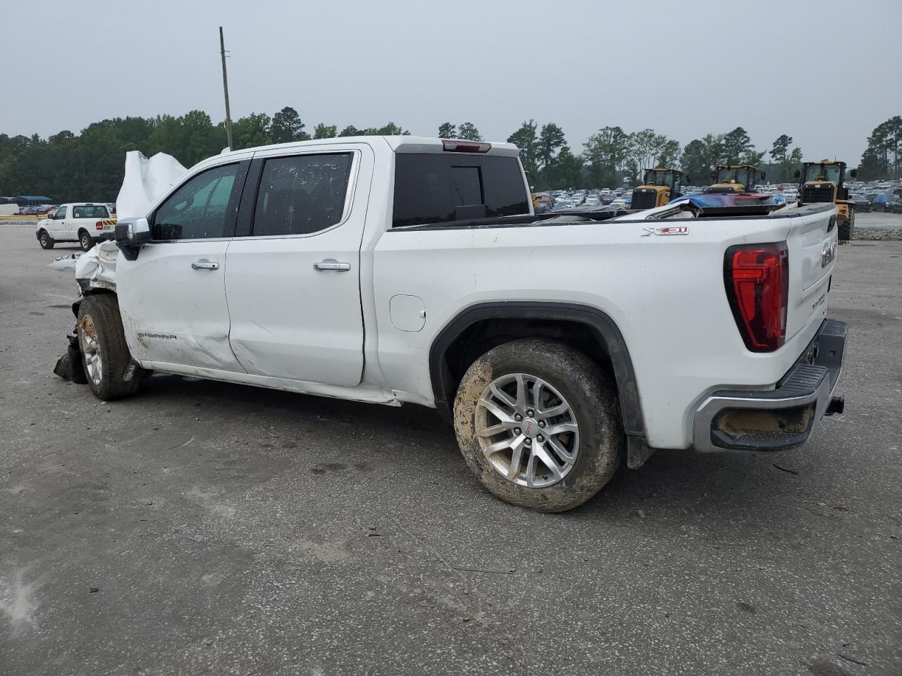 Image 2 of 2021 GMC SIERRA K1500 SLT 2021 with VIN 3GTU9DEL3MG398307