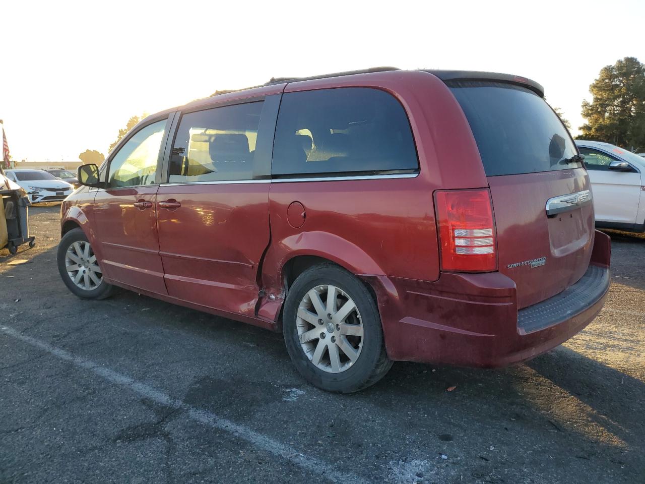 Image 2 of 2008 CHRYSLER TOWN & COUNTRY TOURING 2008 with VIN 2A8HR54P68R151612