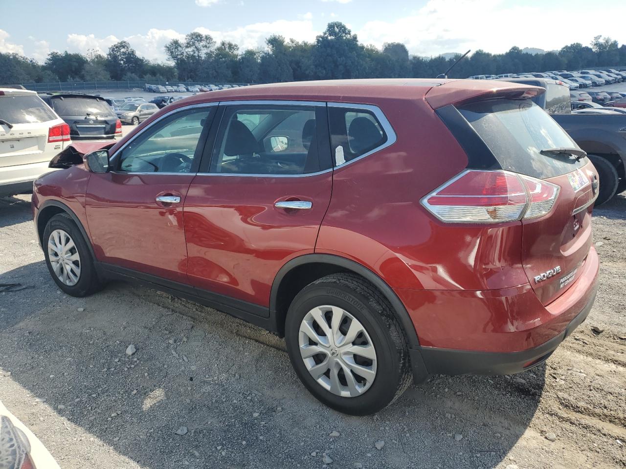 Image 2 of 2015 NISSAN ROGUE S 2015 with VIN KNMAT2MV2FP513490
