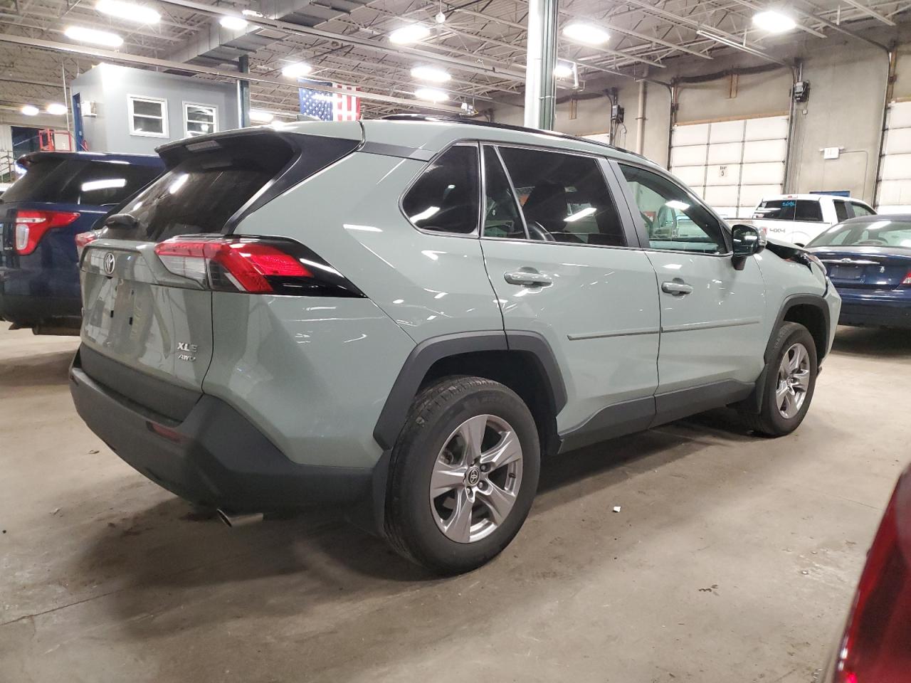 Image 3 of 2022 TOYOTA RAV4 XLE 2022 with VIN 2T3P1RFV1NW321731