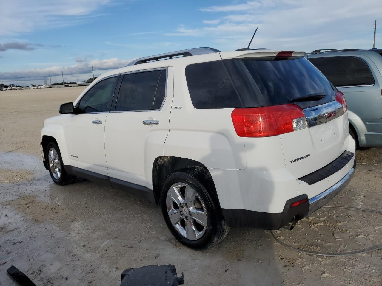 Image 2 of 2015 GMC TERRAIN SLT 2015 with VIN 2GKFLTE35F6192879