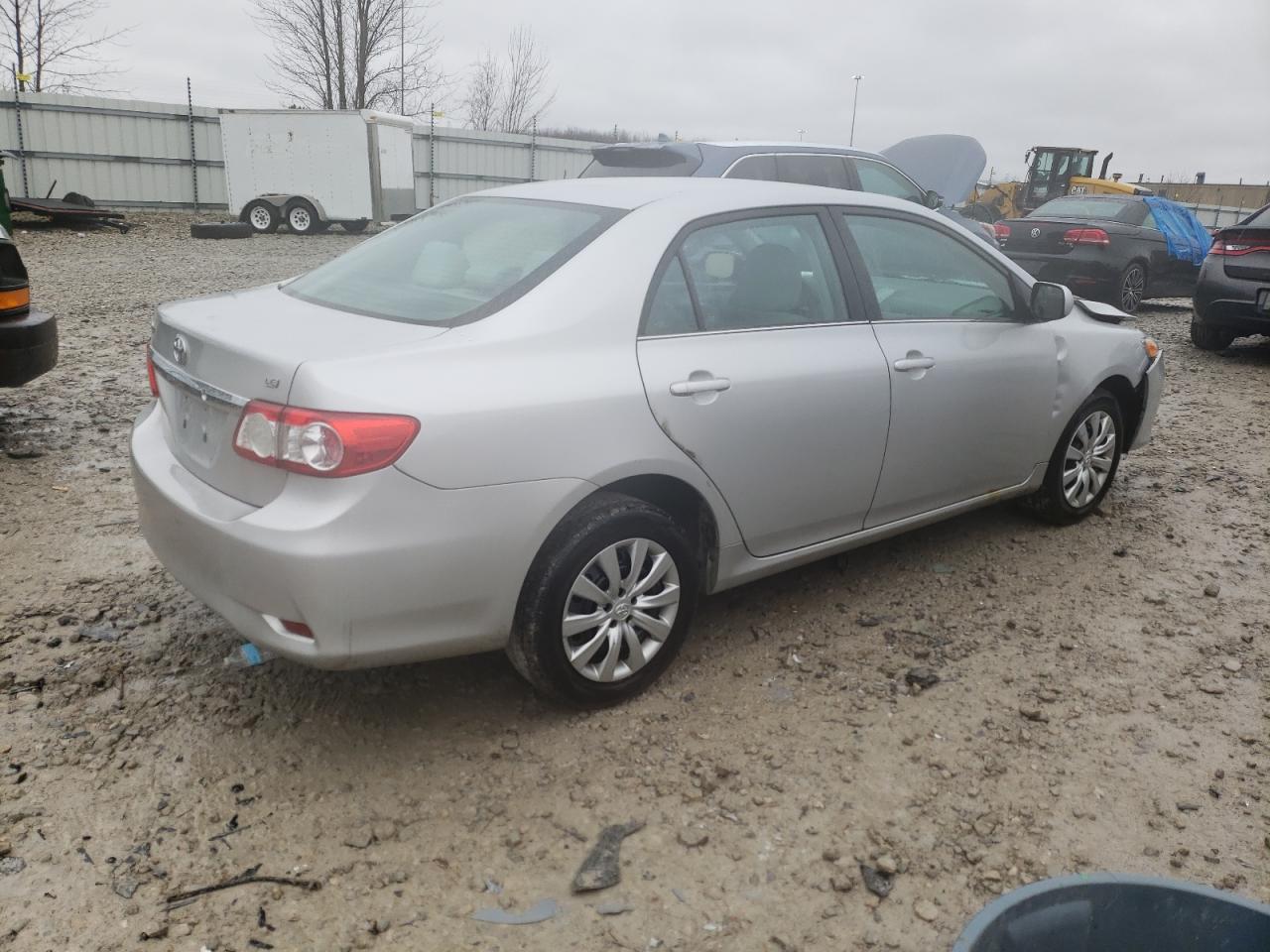 Image 3 of 2013 TOYOTA COROLLA BASE 2013 with VIN 2T1BU4EE5DC046704