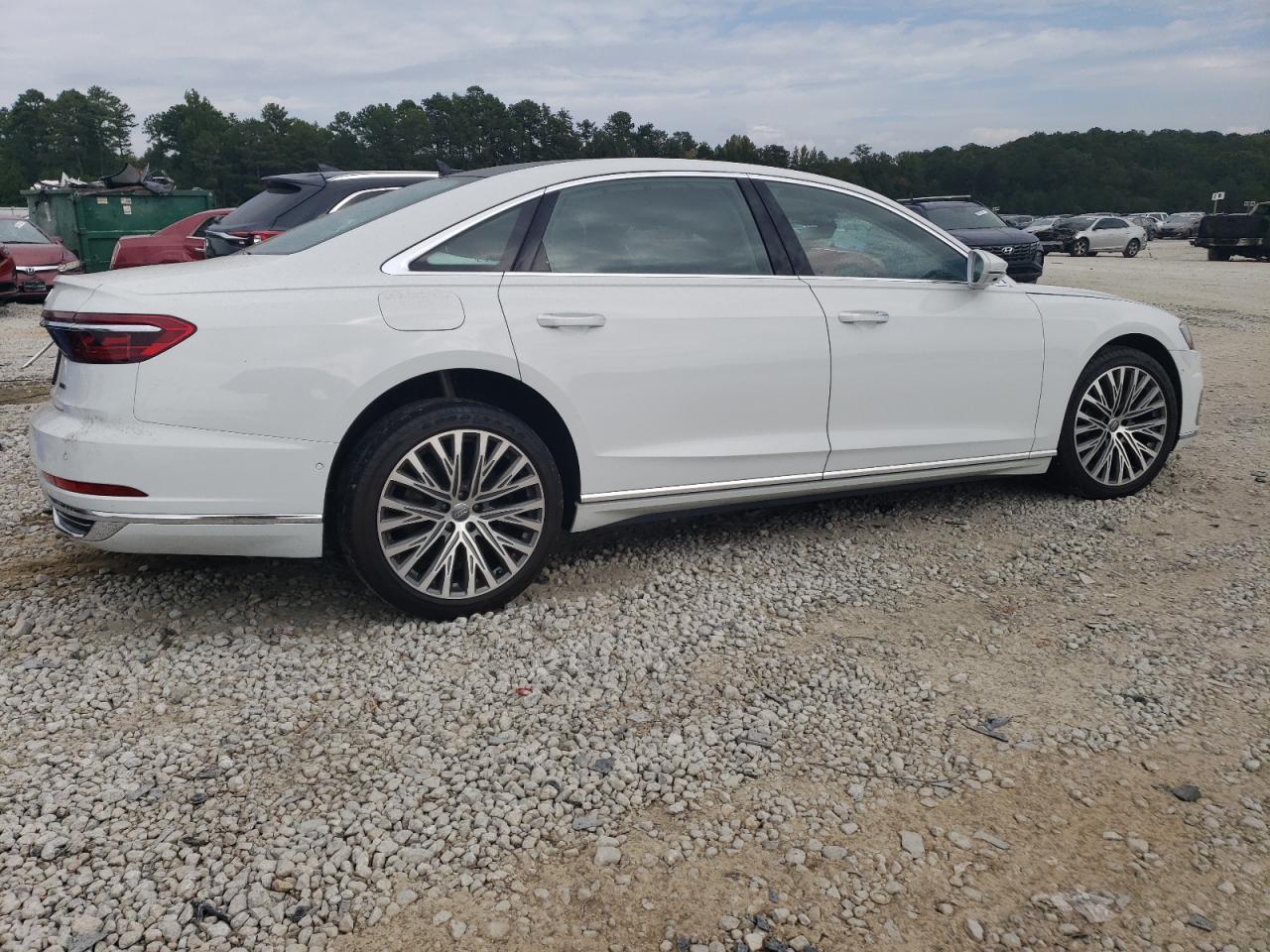 Изображение 3 2019 AUDI A8 L 2019 с VIN WAU8DAF89KN001516