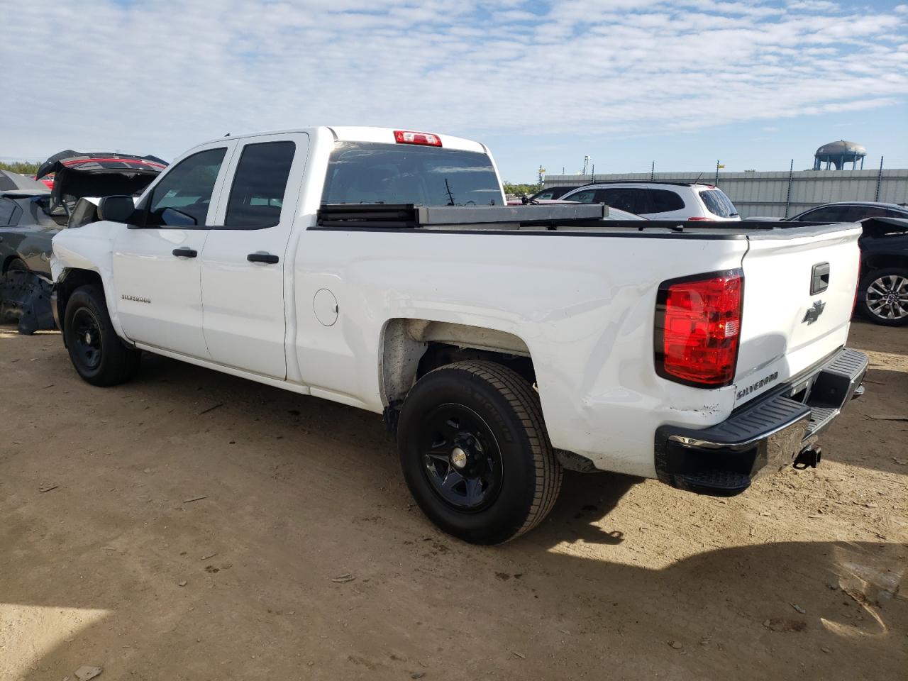 Image 2 of 2015 CHEVROLET SILVERADO C1500 2015 with VIN 1GCRCPEH8FZ446410