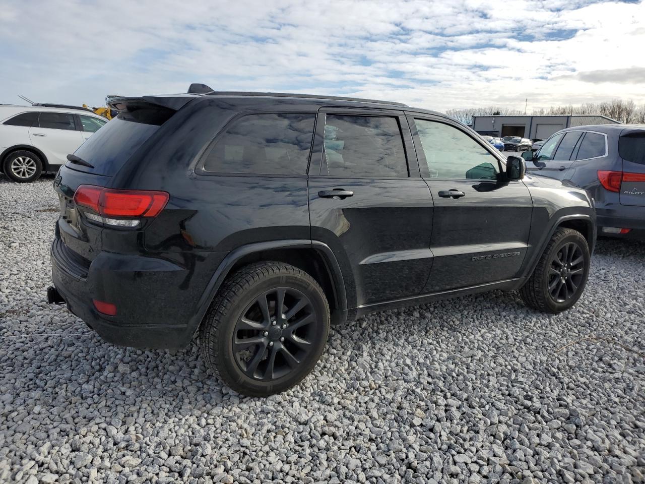 Изображение 3 2017 JEEP GRAND CHEROKEE LAREDO 2017 с VIN 1C4RJFAG2HC894984