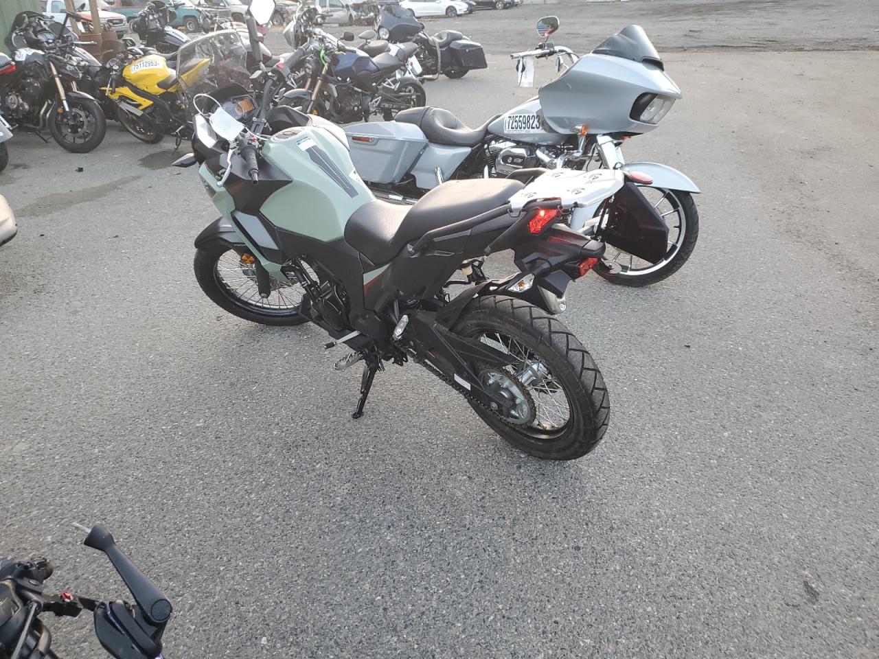 Изображение 3 2023 KAWASAKI KLE300 C 2023 с VIN JKALE8C1XPDA17843