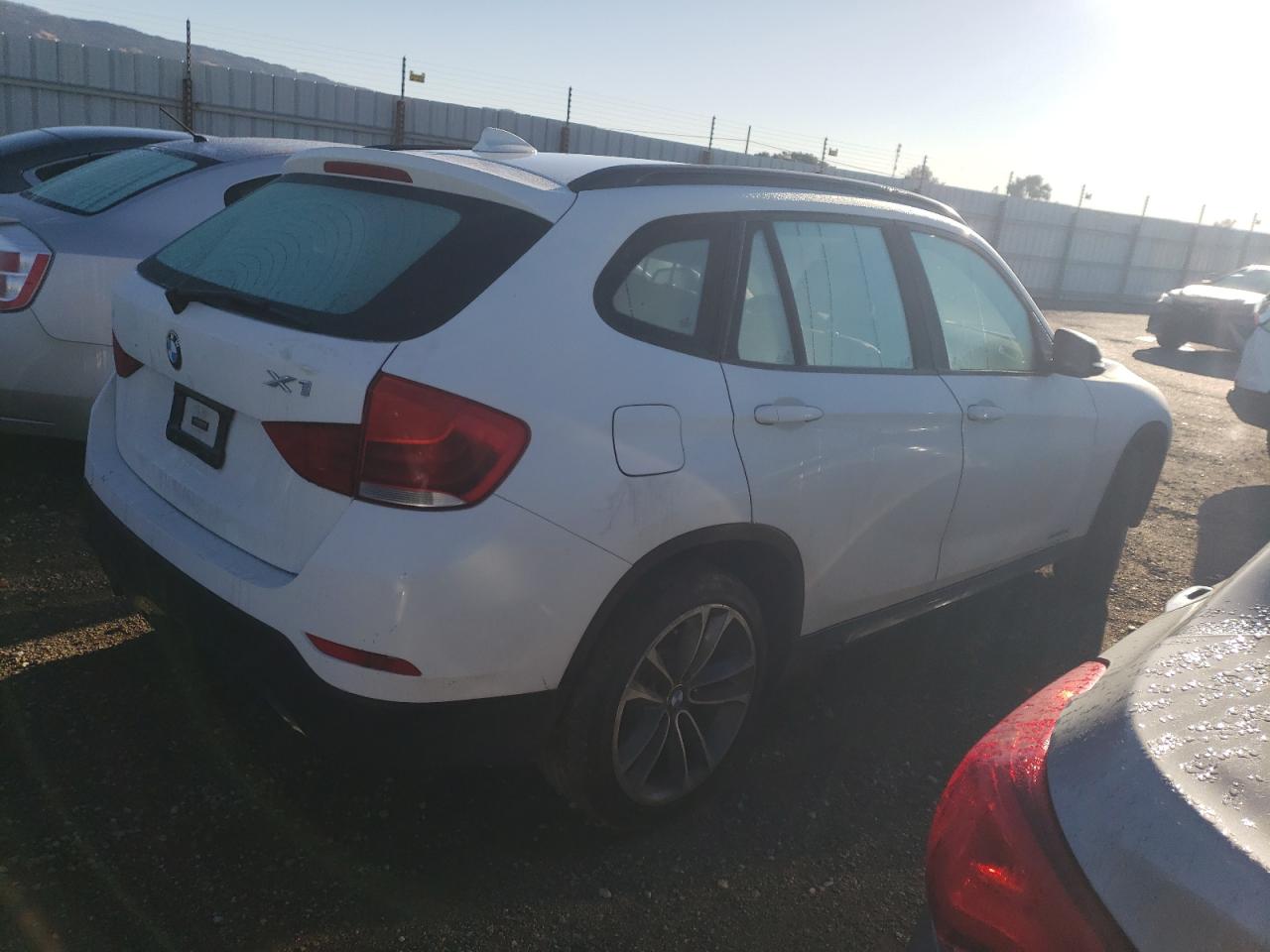 Image 3 of 2015 BMW X1 SDRIVE28I 2015 with VIN WBAVM1C54FV318218