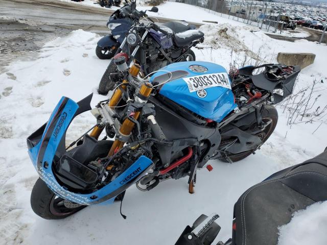 Obraz 2 z 2015 YAMAHA YZFR1  2015 z VIN JYARN39E1FA000595