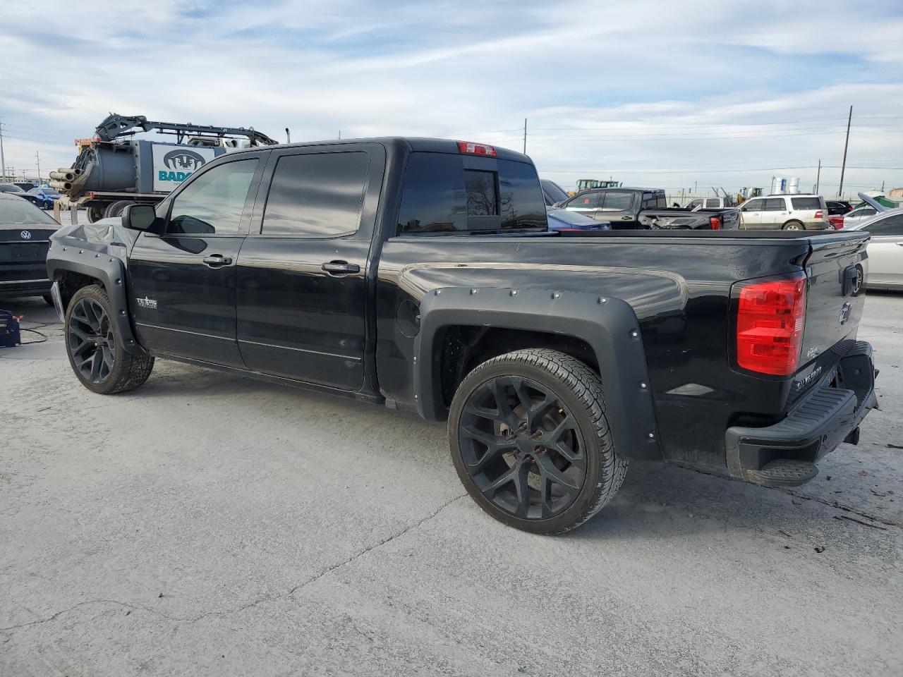 Image 2 of Chevrolet Silverado C1500 Lt 2017 with VIN 3GCPCREC1HG344862