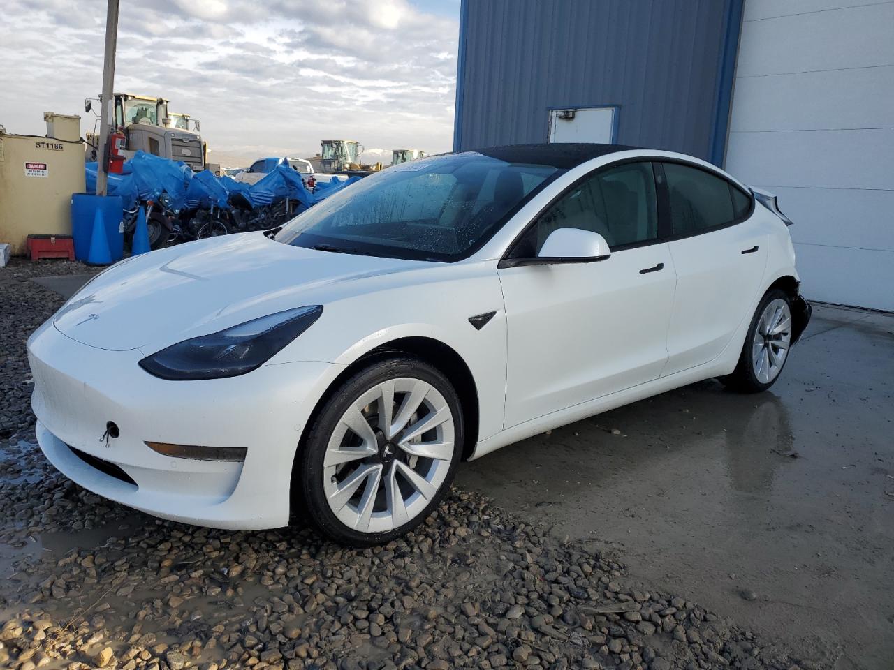 Изображение 1 2022 TESLA MODEL 3  2022 с VIN 5YJ3E1EA7NF368951