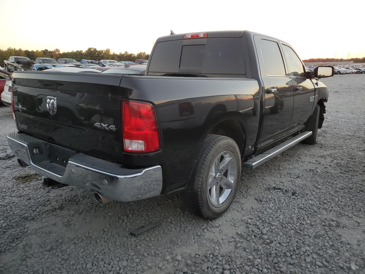 Obraz 3 z 2017 RAM 1500 SLT 2017 z VIN 1C6RR7LM6HS880438