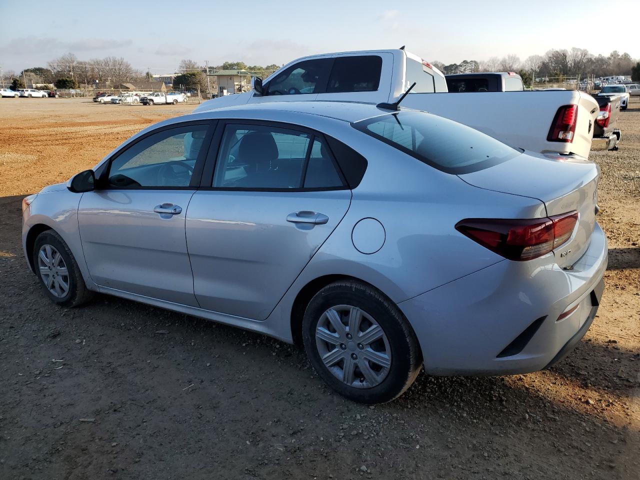 Изображение 2 2023 KIA RIO LX 2023 с VIN 3KPA24AD0PE566815