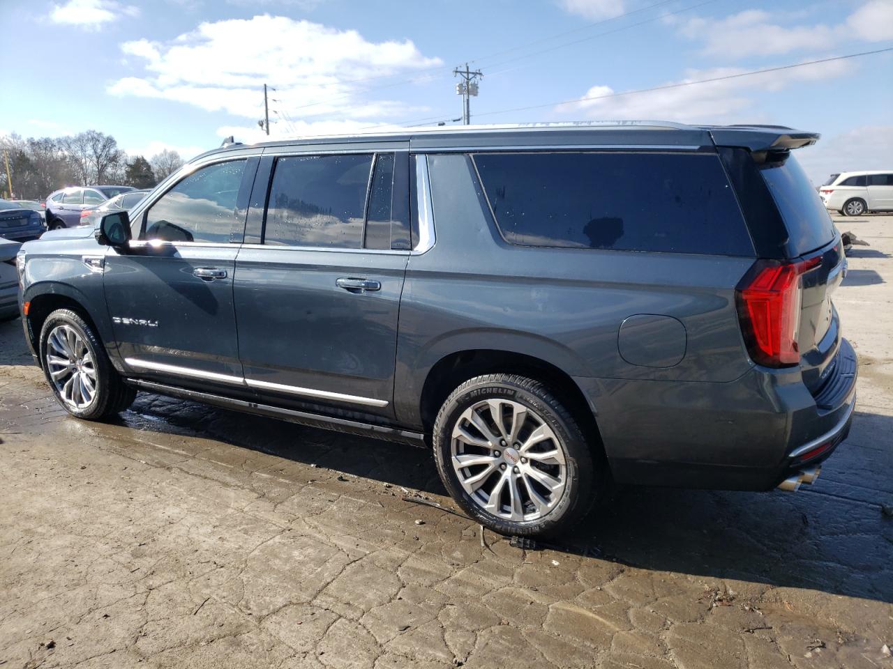 Image 2 of 2021 GMC YUKON XL DENALI 2021 with VIN 1GKS2JKLXMR320609