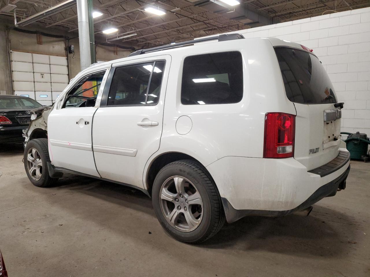 Image 2 of 2013 HONDA PILOT EXL 2013 with VIN 5FNYF4H53DB004575