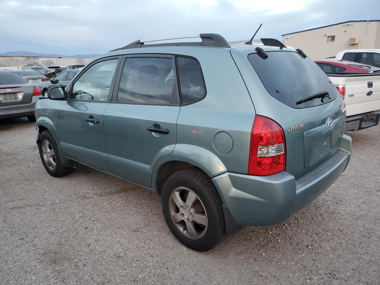 Image 2 of 2006 HYUNDAI TUCSON GL 2006 with VIN KM8JM12B96U444567