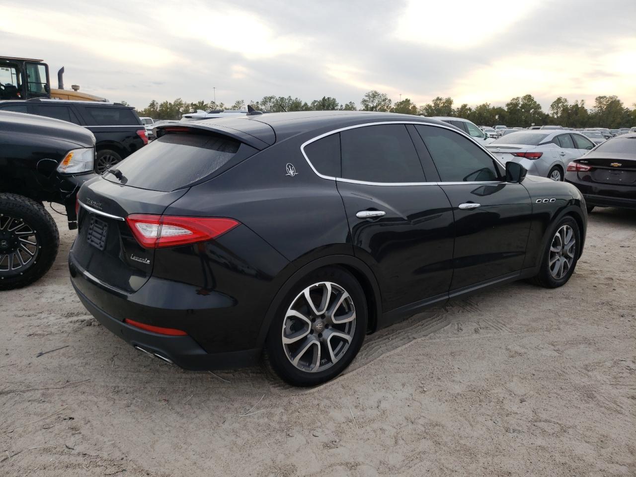 Obraz 3 z Maserati Levante 2018 z VIN ZN661XUA2JX301234