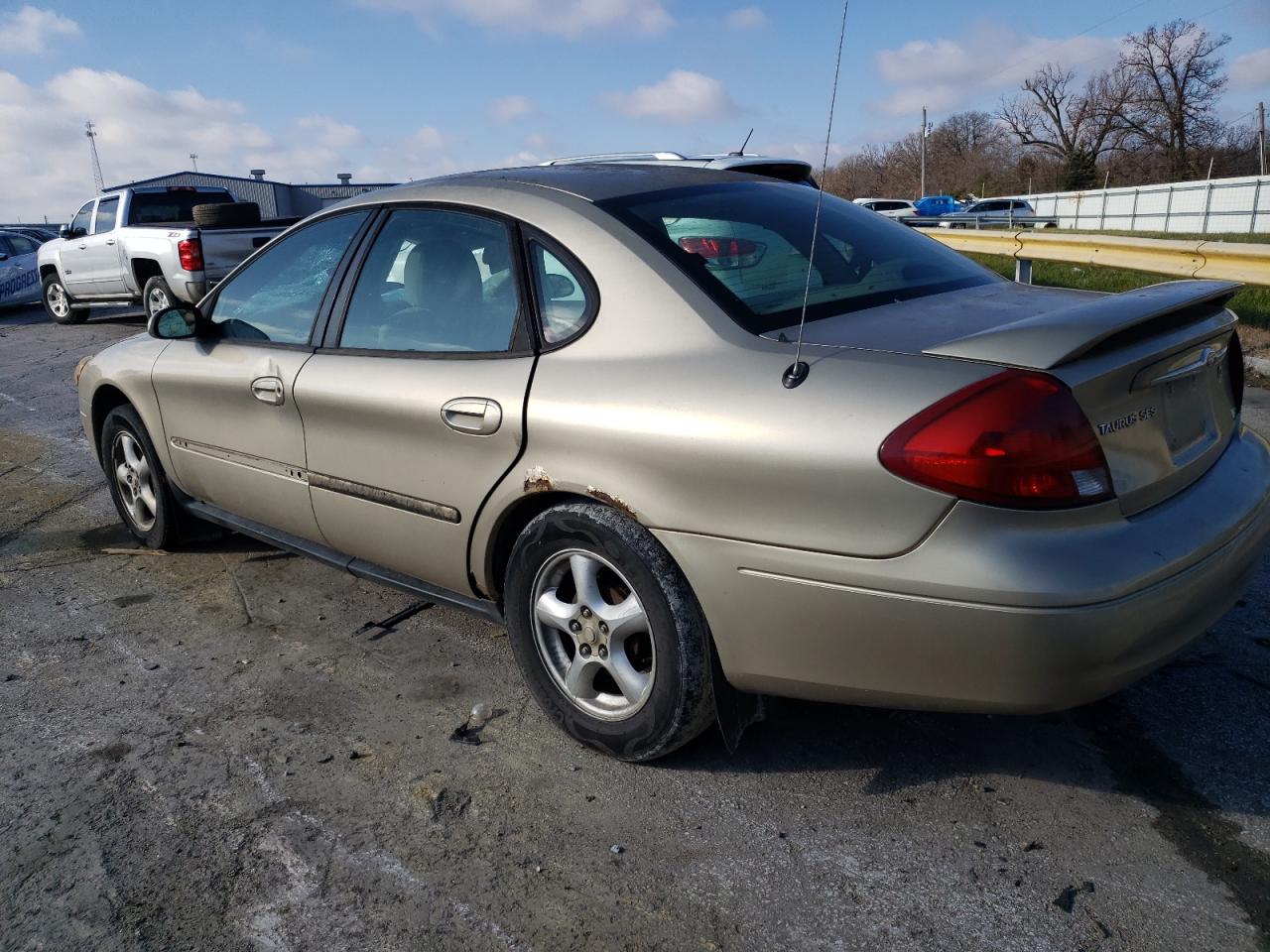 Изображение 2 2001 FORD TAURUS SES 2001 с VIN 1FAFP55U71G176248