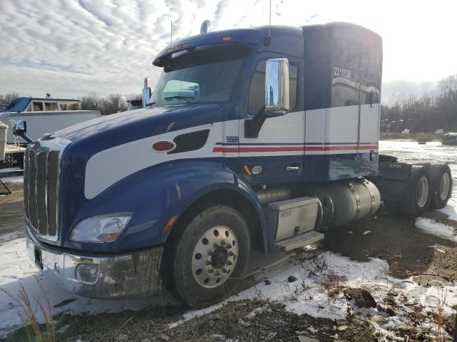 Image 2 of 2016 Peterbilt 579 2016 with VIN 1XPBDP9X0GD332222