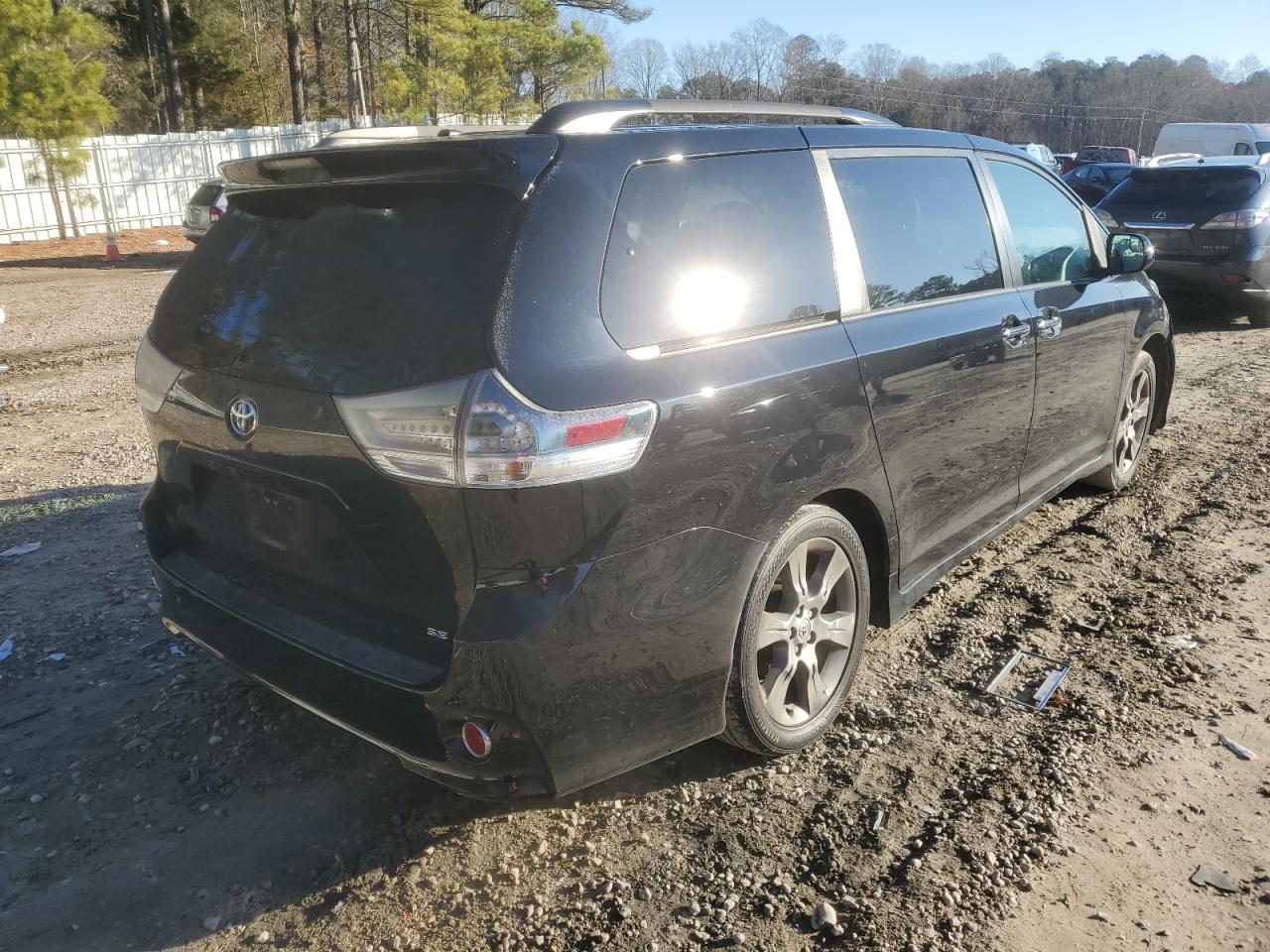 Image 3 of 2015 TOYOTA SIENNA SPORT 2015 with VIN 5TDXK3DC4FS557000