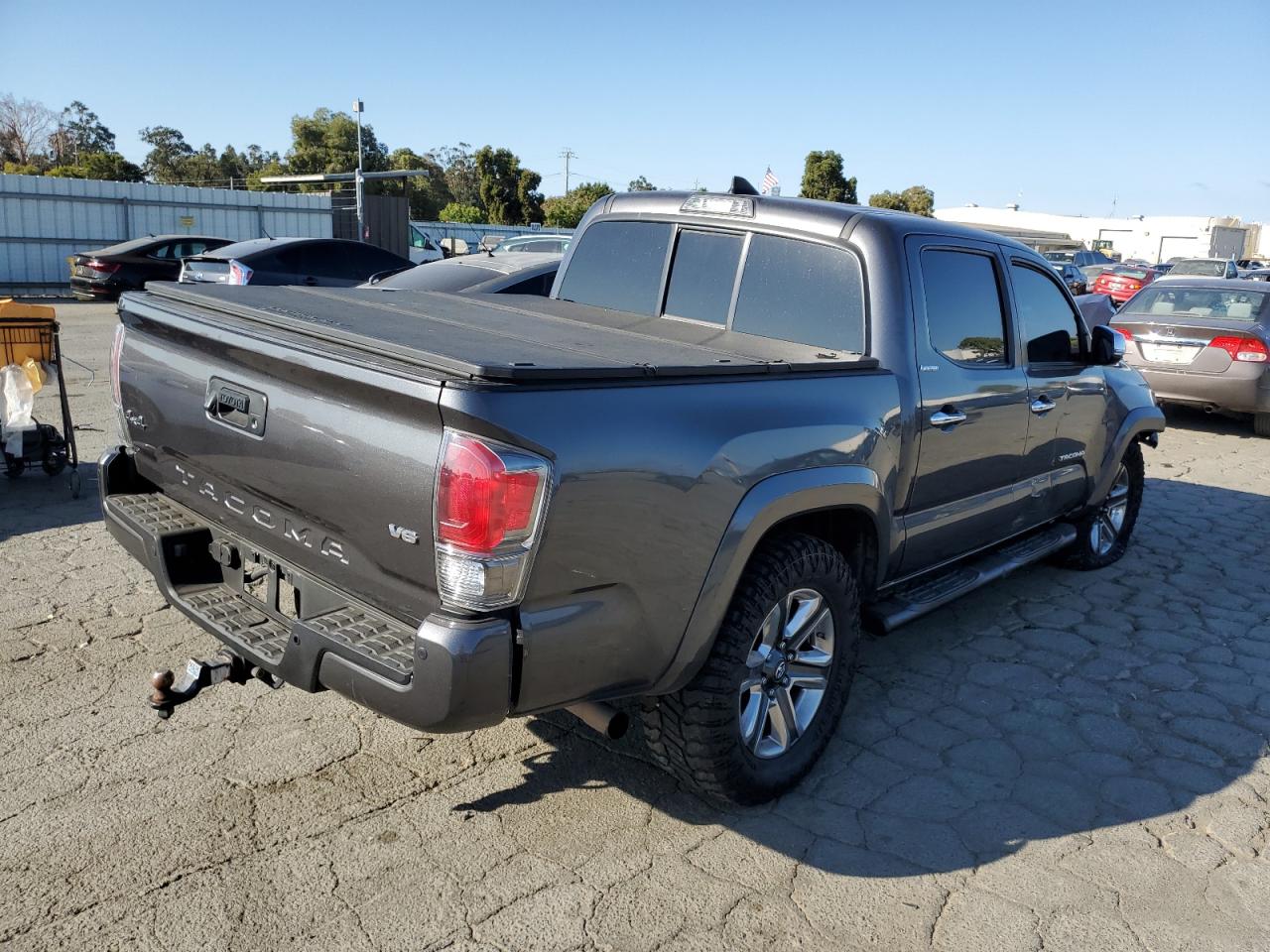 Obraz 3 z 2016 TOYOTA TACOMA DOUBLE CAB 2016 z VIN 3TMGZ5AN1GM003573