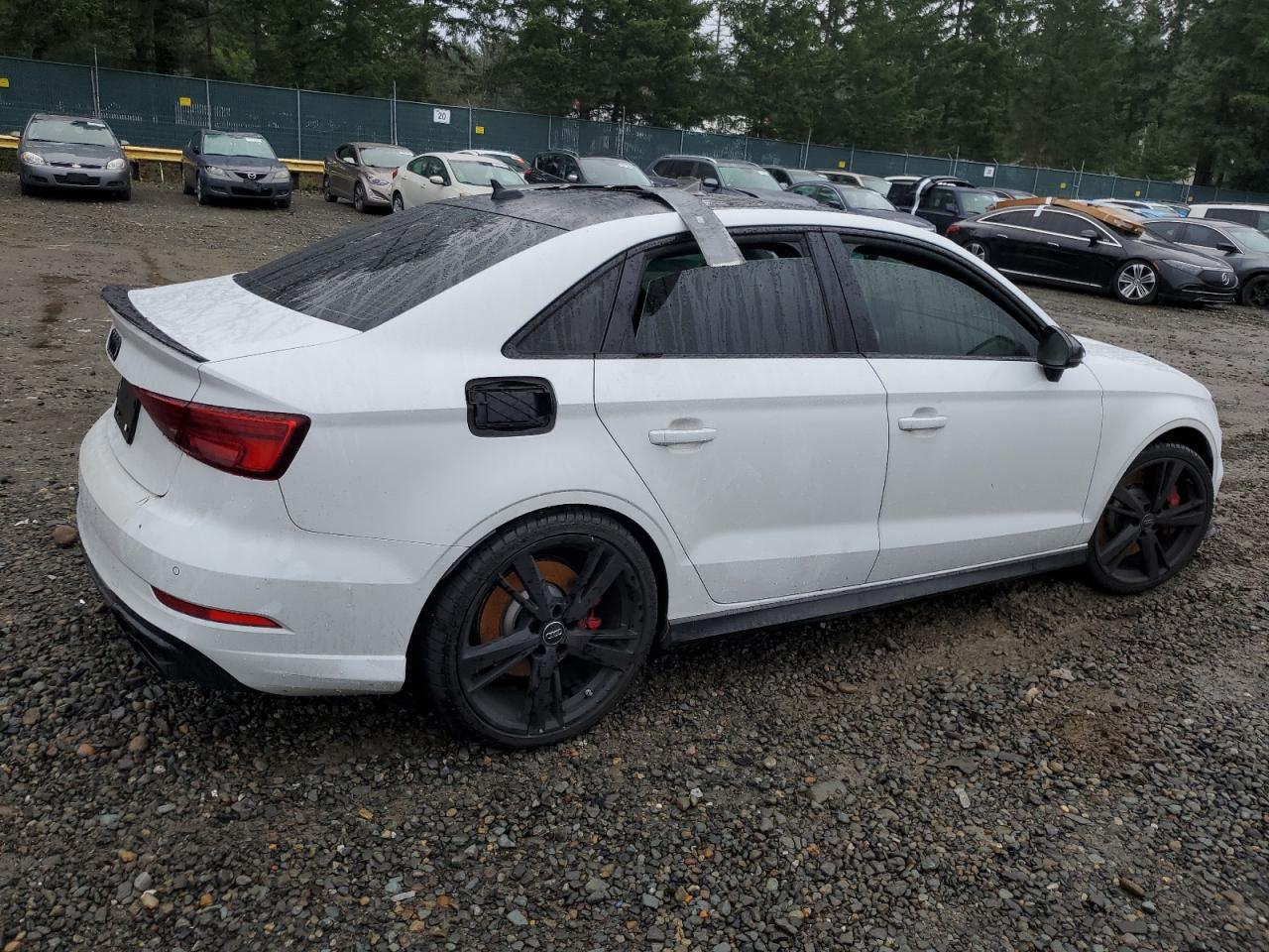 Image 3 of 2019 AUDI RS3  2019 with VIN WUABWGFF9KA907356