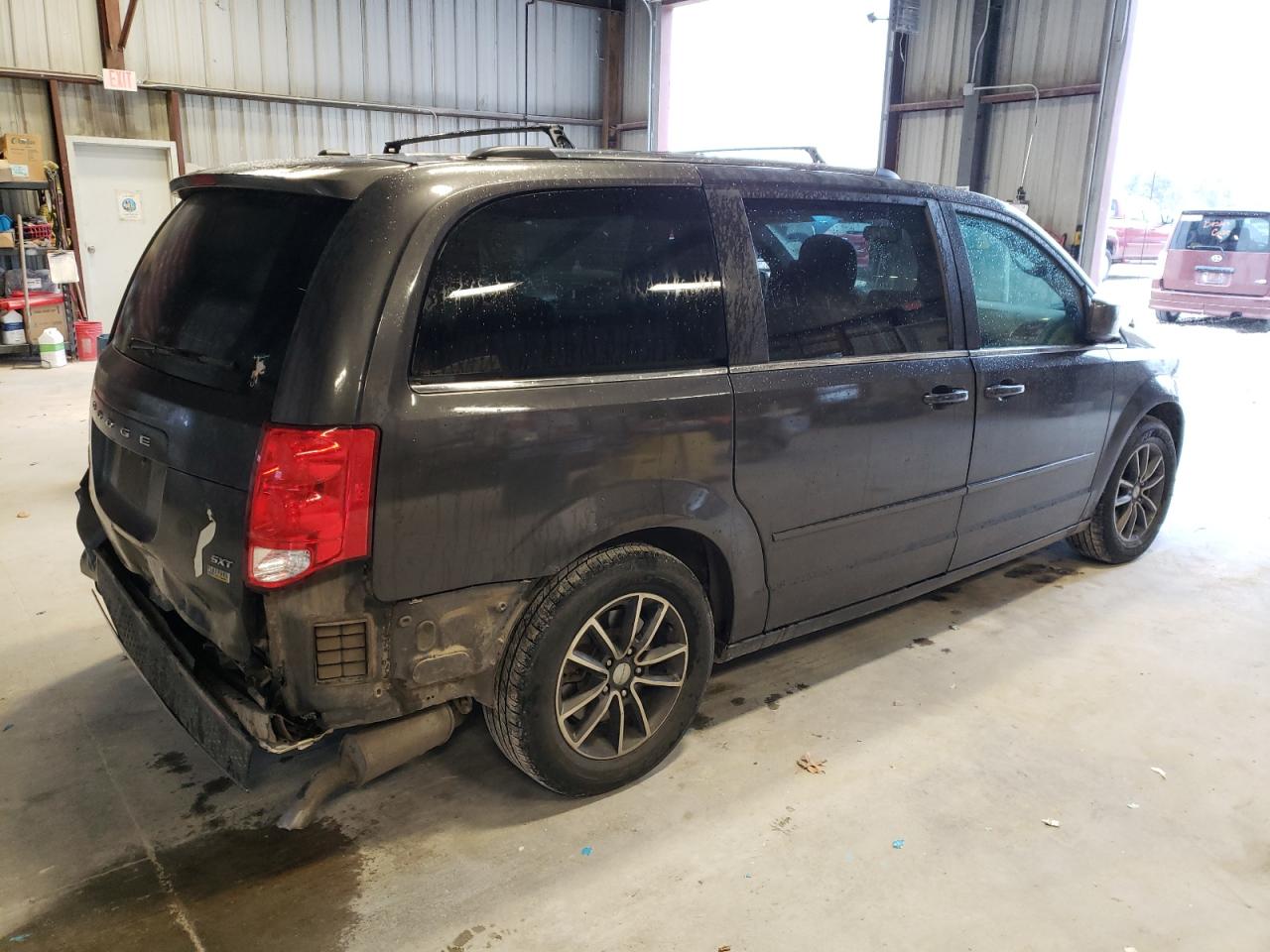 Изображение 3 2017 DODGE GRAND CARAVAN SXT 2017 с VIN 2C4RDGCG5HR674658