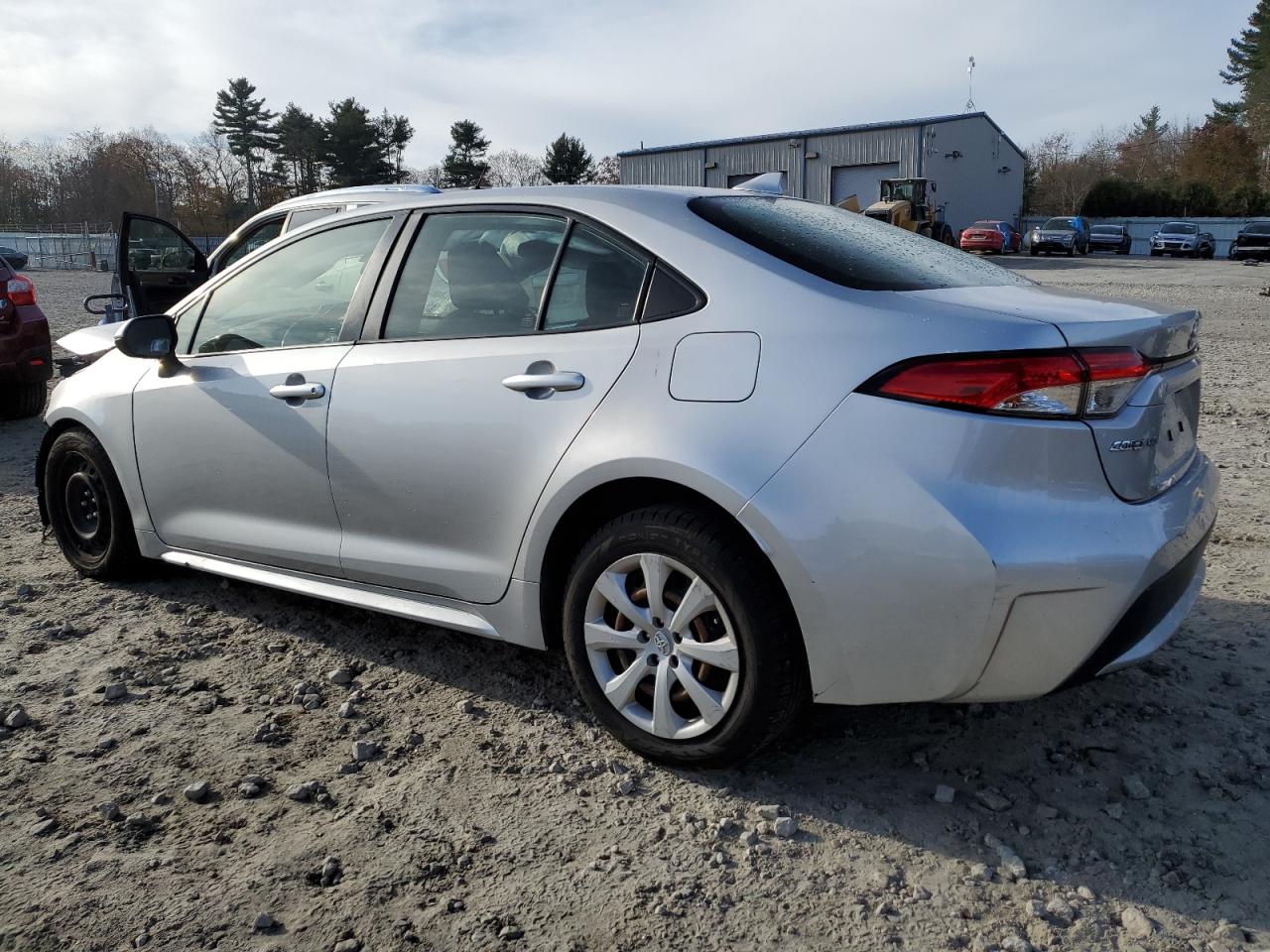 Image 2 of 2020 TOYOTA COROLLA LE 2020 with VIN JTDEPRAE5LJ046793