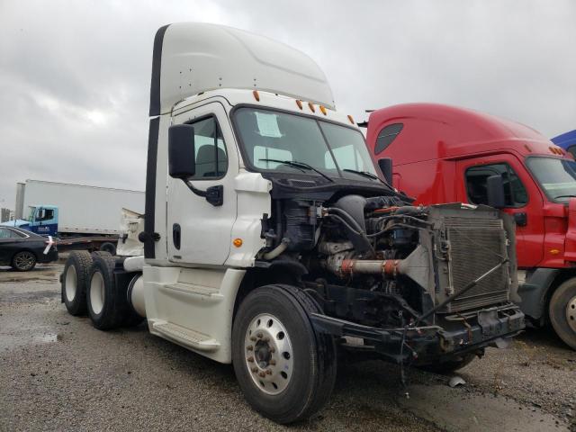 2015 FREIGHTLINER CASCADIA 125  2015 image