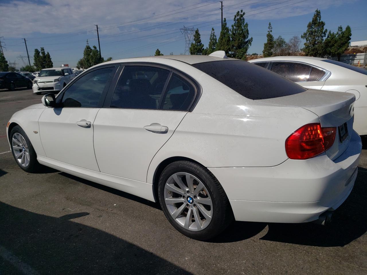 Obraz 2 z 2011 BMW 328 I SULEV 2011 z VIN WBAPH5G53BNM77949
