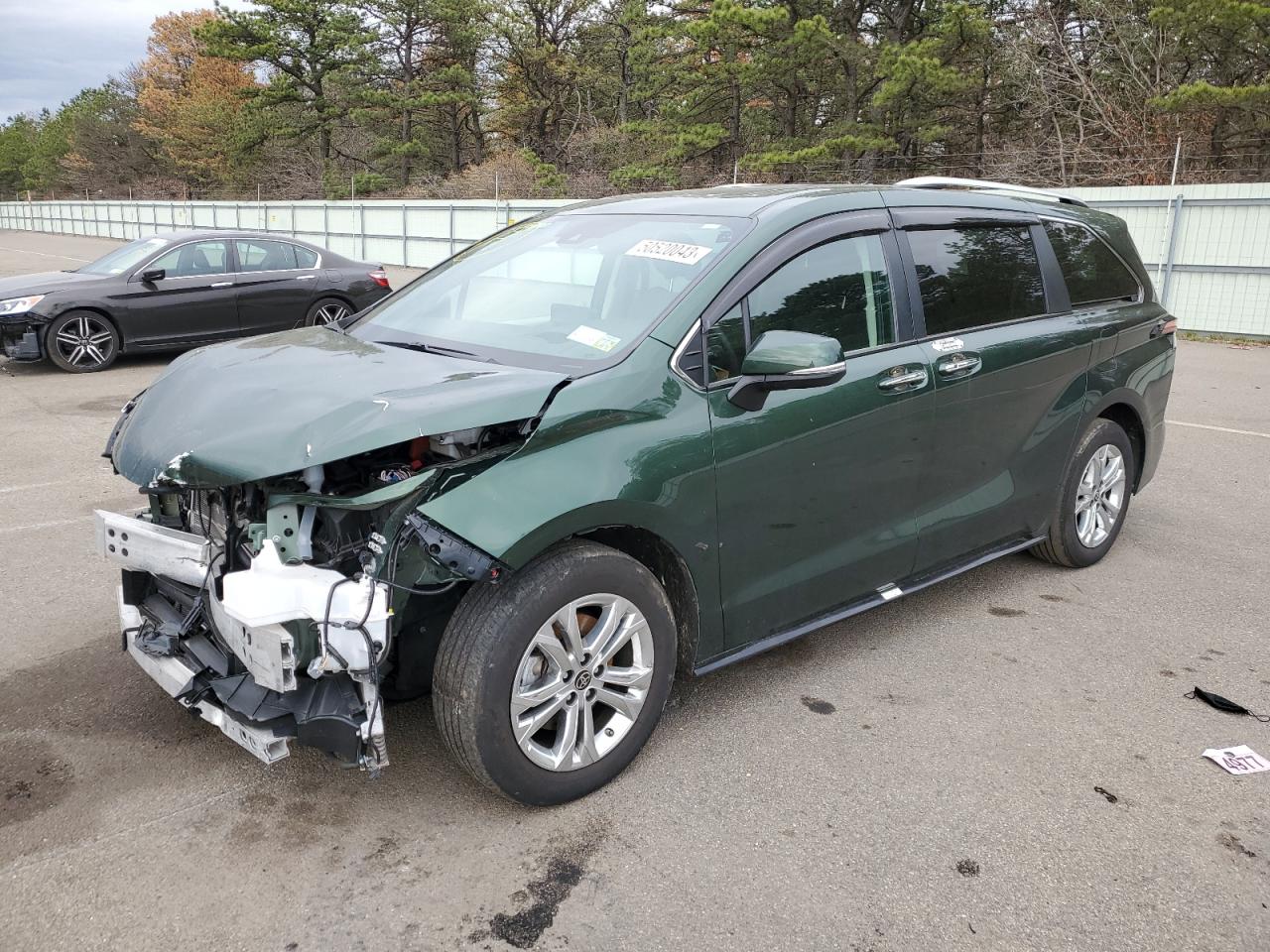 Image 1 of 2022 TOYOTA SIENNA LIMITED 2022 with VIN 5TDESKFC5NS056064