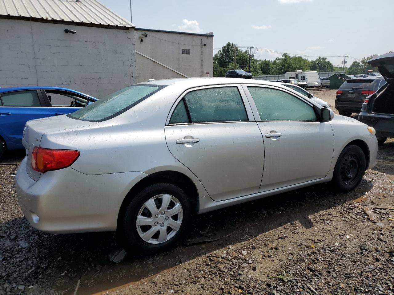 Изображение 3 2010 TOYOTA COROLLA BASE 2010 с VIN 1NXBU4EE0AZ250191
