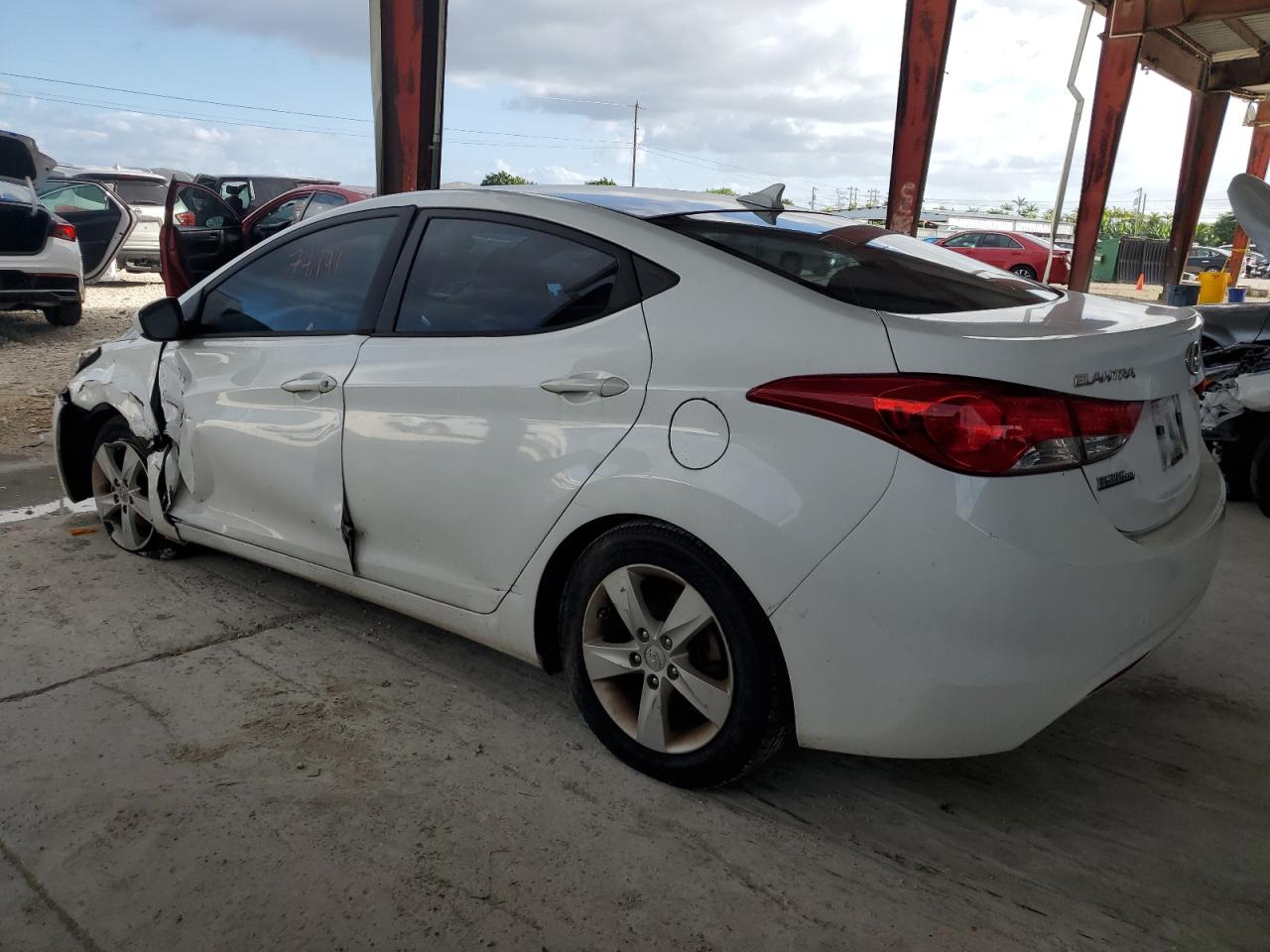 Image 2 of 2013 HYUNDAI ELANTRA GLS 2013 with VIN 5NPDH4AE0DH430261