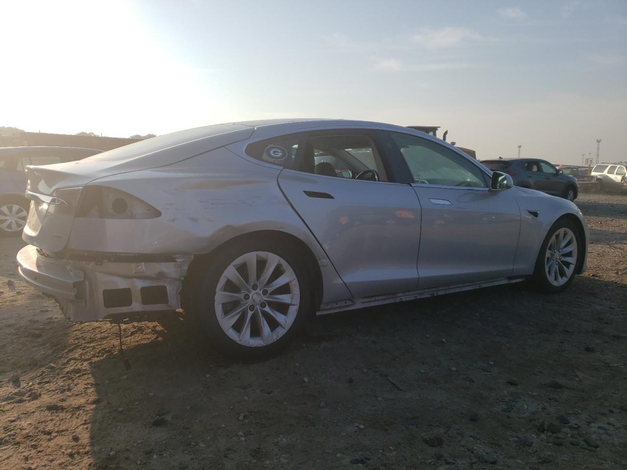 Obraz 3 z 2016 TESLA MODEL S  2016 z VIN 5YJSA1E29GF170231
