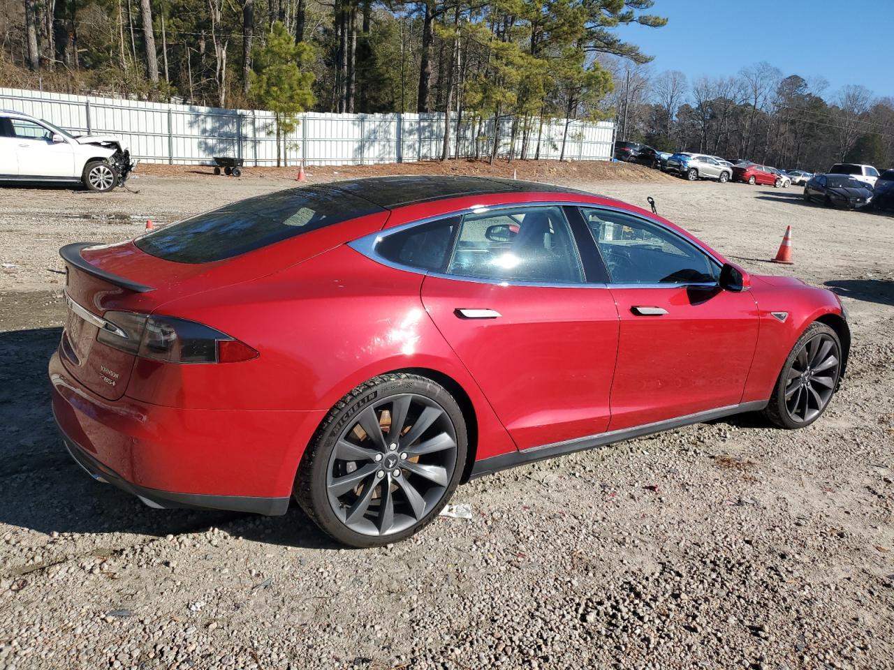 Image 3 of 2013 TESLA MODEL S  2013 with VIN 5YJSA1DP0DFP26497