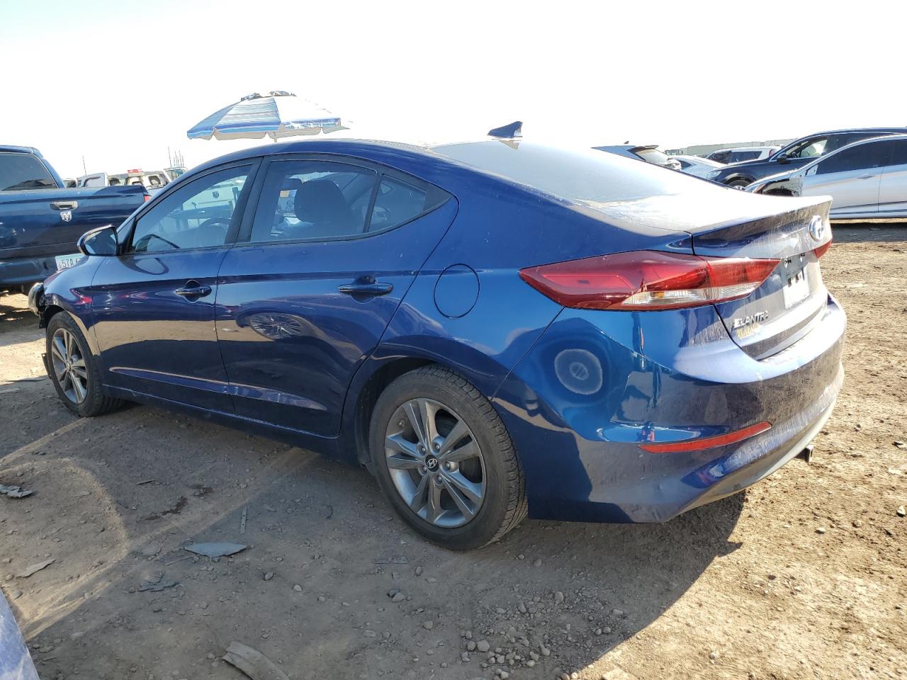 Изображение 2 2017 HYUNDAI ELANTRA SE 2017 с VIN 5NPD84LF2HH171588
