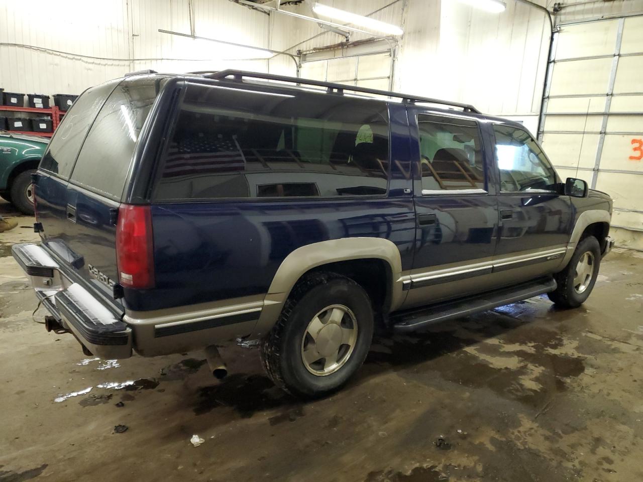 Obraz 3 z 1999 CHEVROLET SUBURBAN K1500 1999 z VIN 1GNFK16R4XJ521055