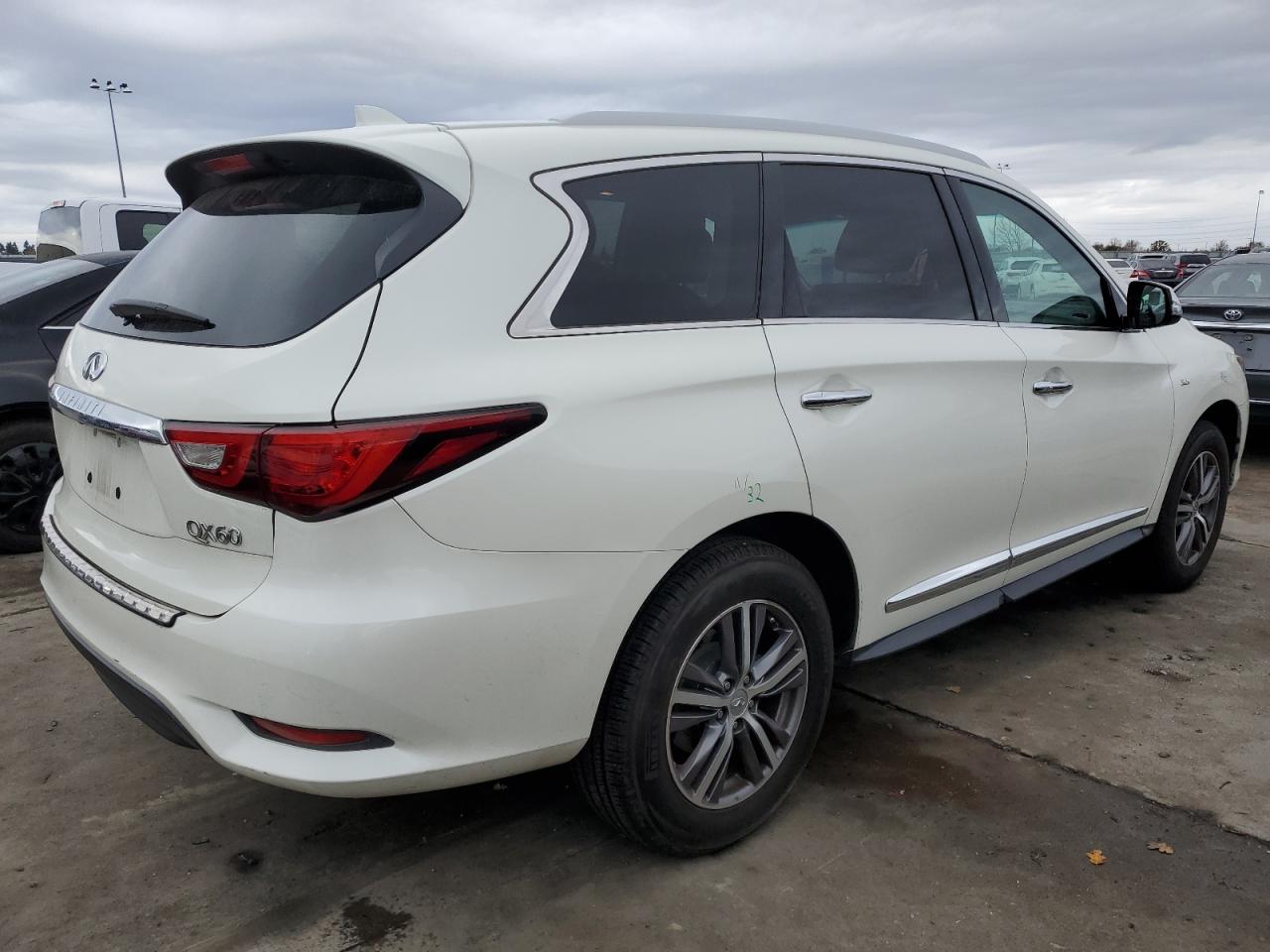 Image 3 of 2016 INFINITI QX60  2016 with VIN 5N1AL0MM2GC513697